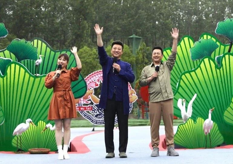 新浪最新消息，友情與家庭的溫馨日常時(shí)刻