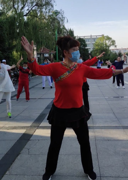 最新廣場(chǎng)舞火了，美了美了舞動(dòng)風(fēng)采