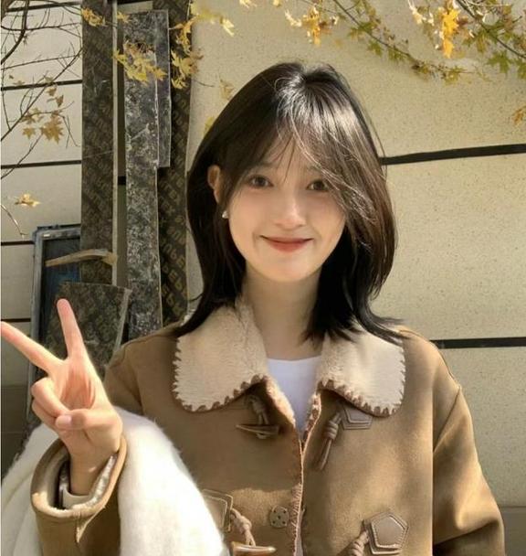 科技與時(shí)尚融合，2024年最新流行發(fā)型展望