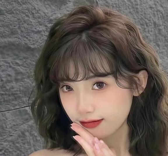 2024最新女式短發(fā)發(fā)型，展現自信與美麗的青春風(fēng)采