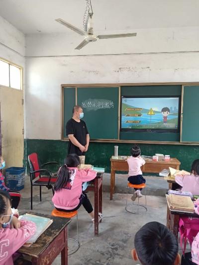 唐河貼吧最新交通事故深度分析與觀(guān)點(diǎn)闡述，事故原因及影響探討