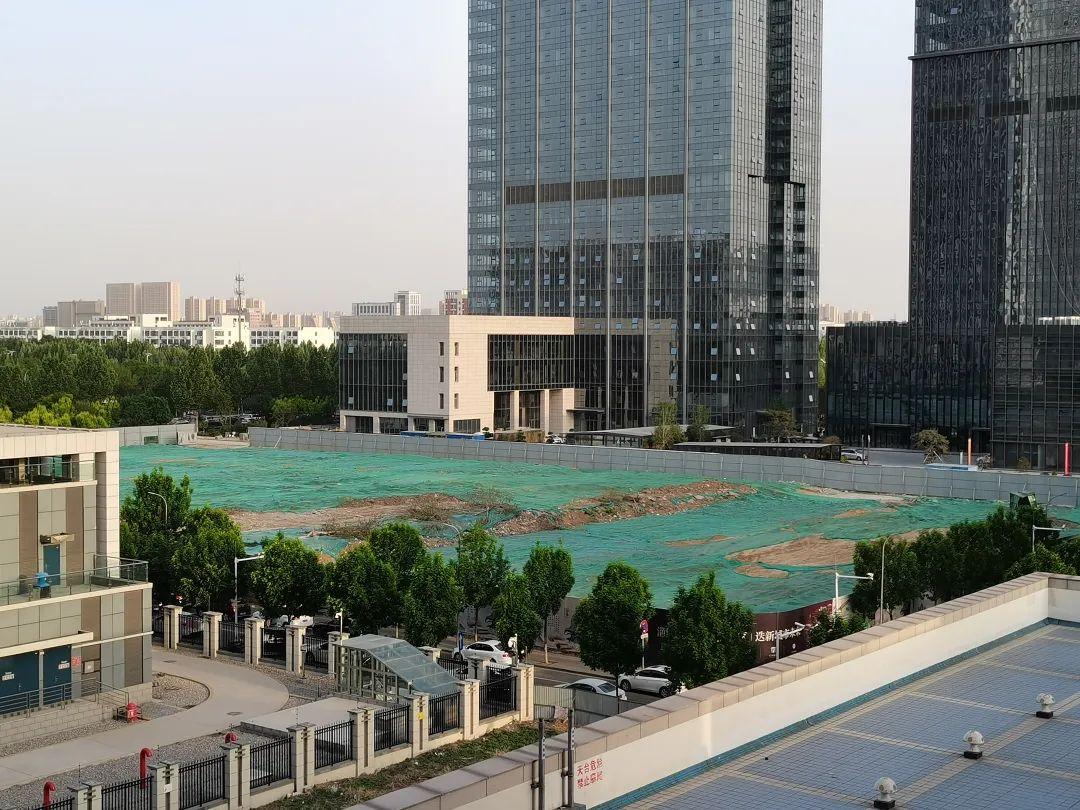 明發(fā)世貿中心，日常溫馨與友情家庭的故事更新