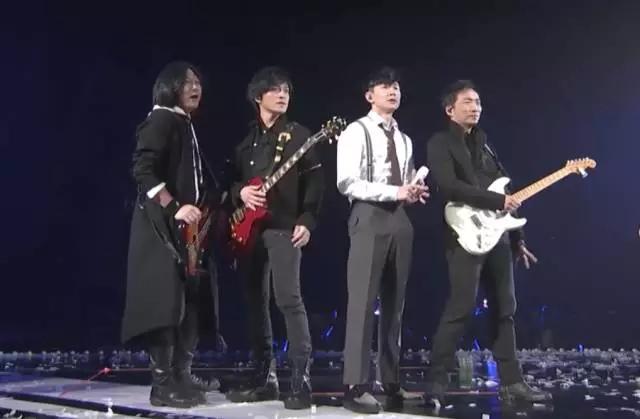 林俊杰最新翻唱歌曲，小巷深處的音樂(lè )與美食之旅