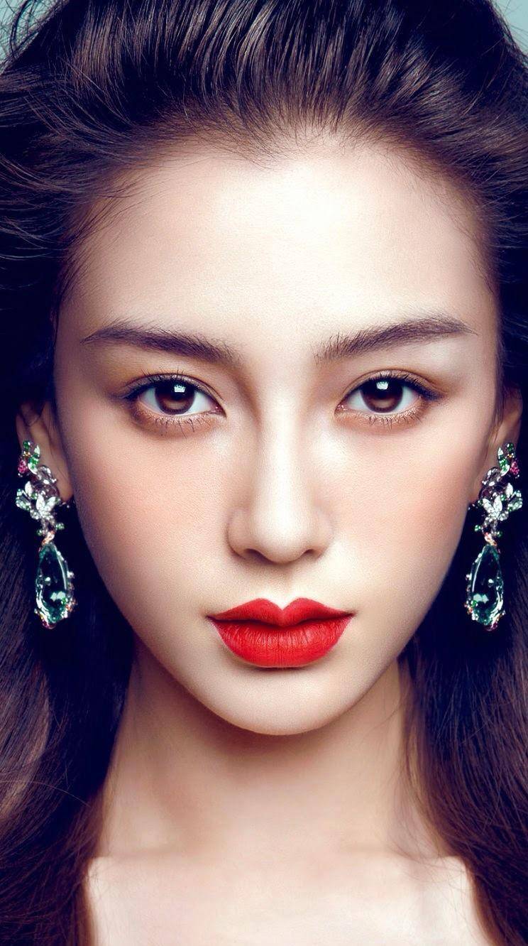 女明星唇色之旅，探尋內心平靜的唇妝藝術(shù)