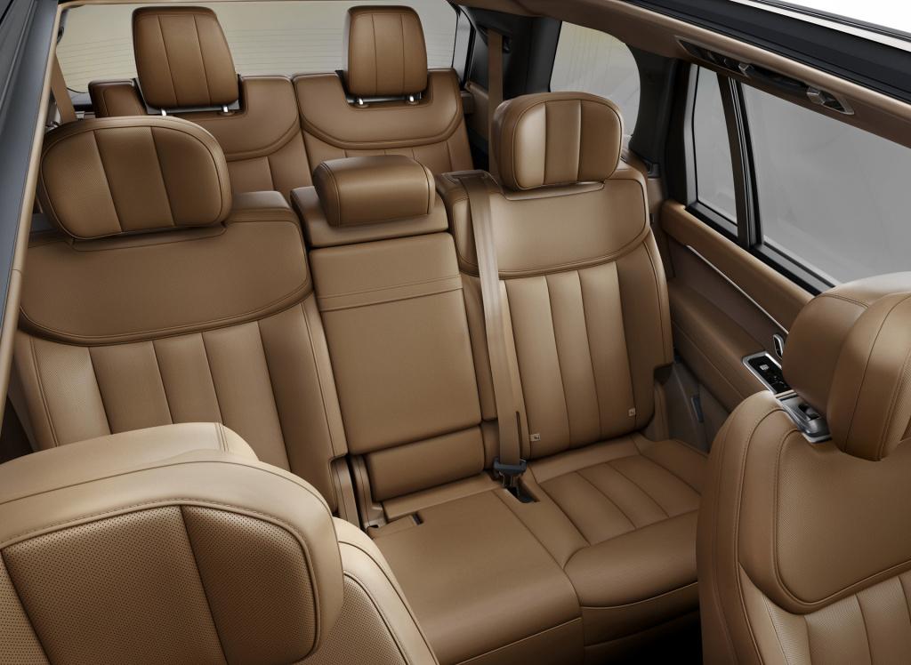 全新攬勝亮相,全新攬勝亮相，小巷中的隱藏寶藏，探索未知的獨特風(fēng)情！