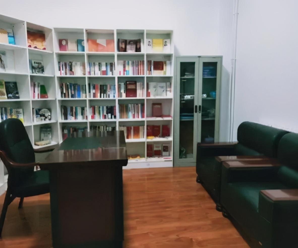 時(shí)代進(jìn)步與農業(yè)創(chuàng  )新，2016年新款花椒收割機亮相