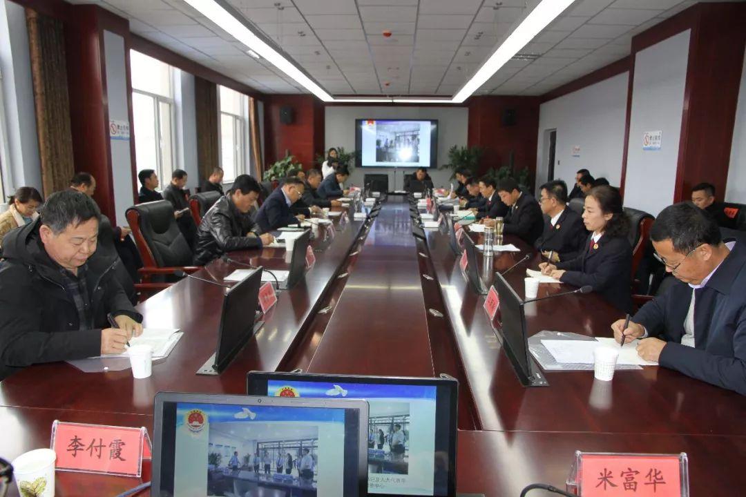 廢品回收新趨勢，小巷中的綠色奇遇之旅