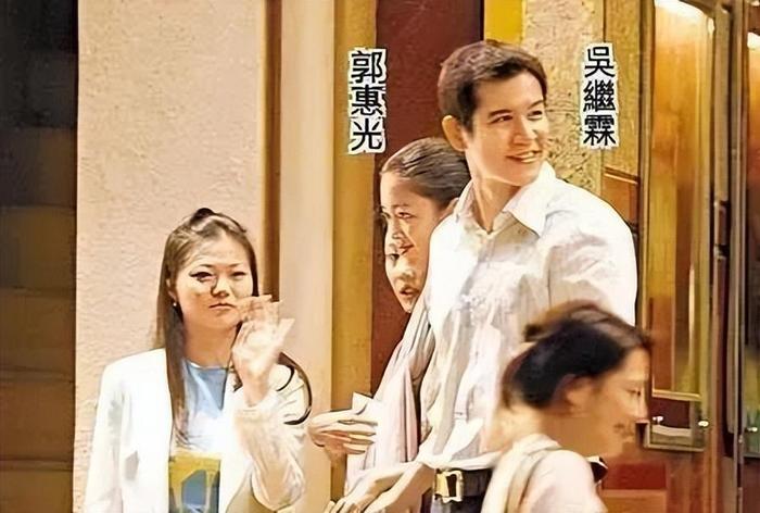 豪門(mén)寵愛(ài)，甜蜜婚姻的成長(cháng)勵志之旅