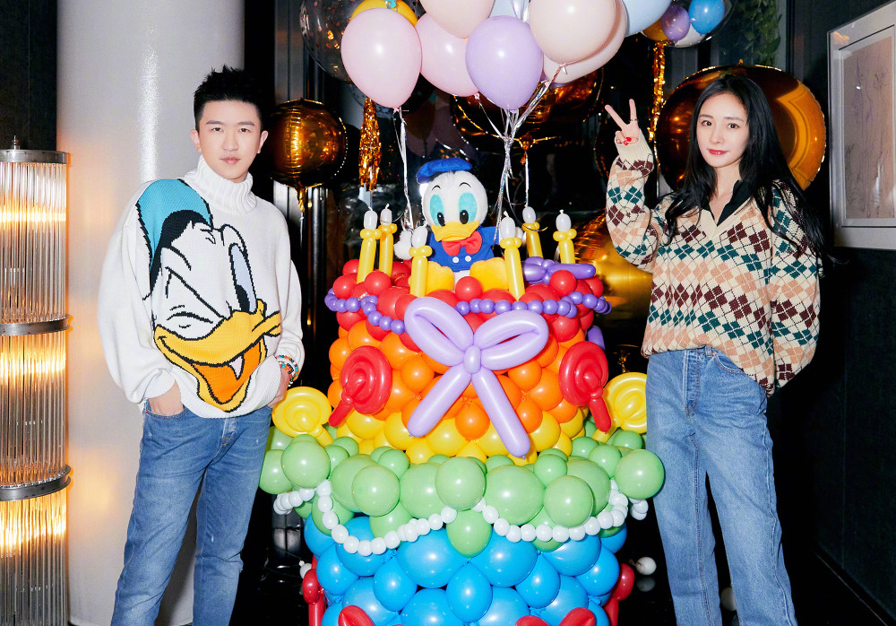最新生日圖片分享，小巷深處的特色小店，生日探索之旅啟程！