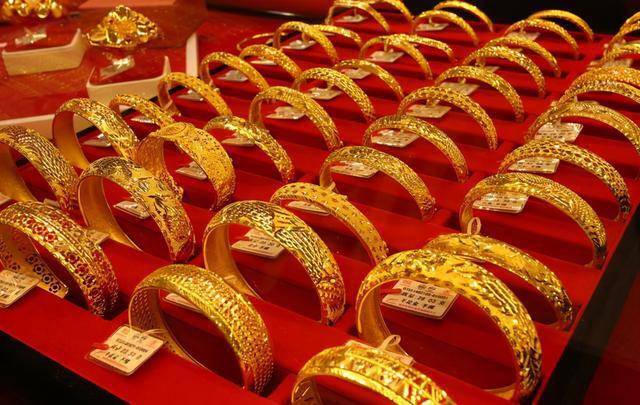 最新黃金回收價(jià)格老鳳祥，科技重塑黃金價(jià)值，引領(lǐng)未來(lái)生活體驗